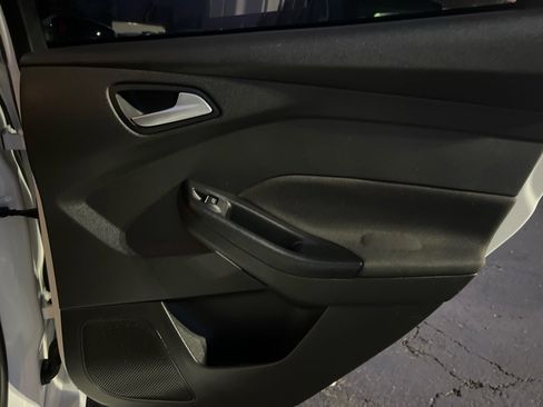 Used 2017 Ford Focus ST image 15