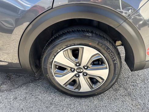 Used 2018 Kia Niro LX FWD image 6