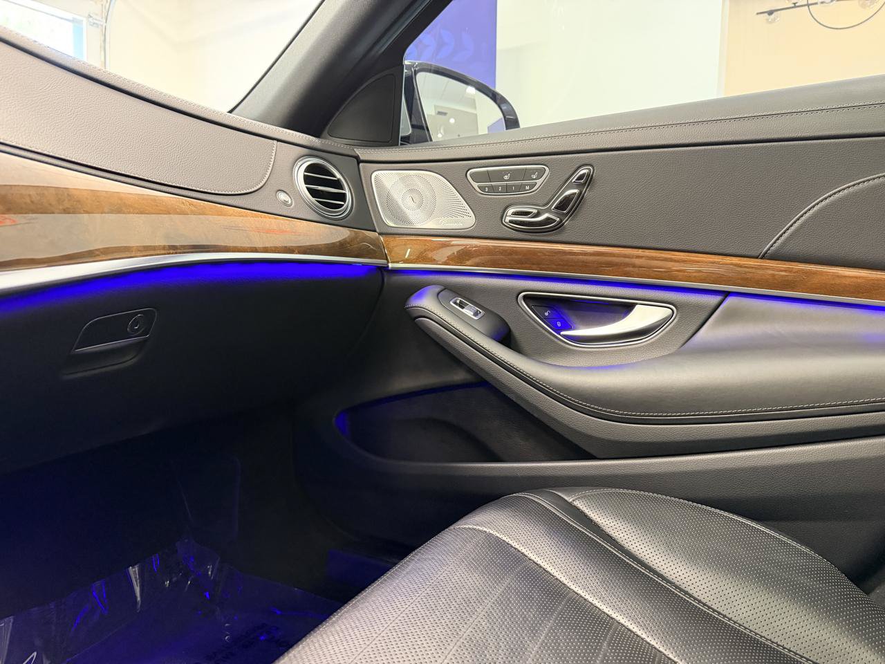 Used 2015 Mercedes-Benz S 550 Sedan image 41
