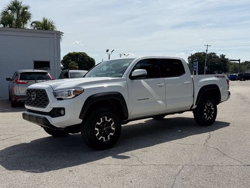 Used 2023 Toyota Tacoma TRD Off-Road AWD/4WD image 9