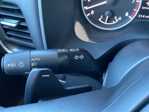 Certified 2025 Nissan Rogue SV image 37