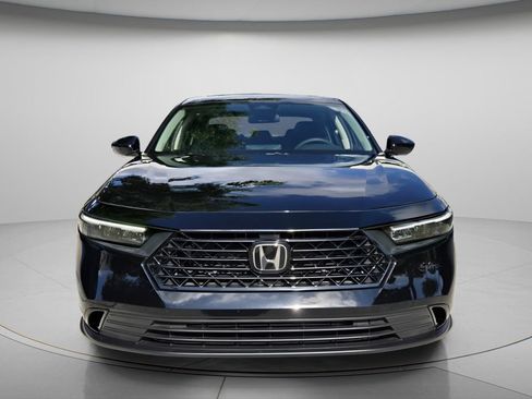 Certified 2023 Honda Accord EX image 5