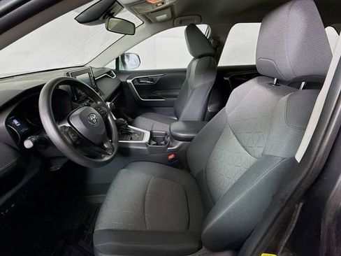 Used 2021 Toyota RAV4 XLE image 20