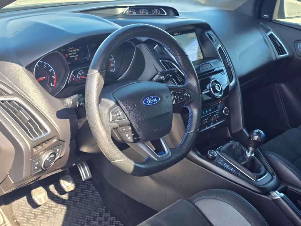Used 2016 Ford Focus RS AWD/4WD image 12