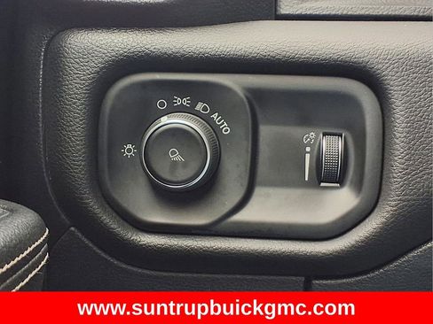 Used 2024 RAM 1500 Laramie image 25