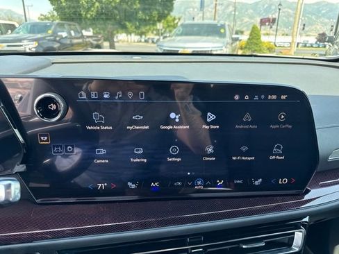 New 2026 Chevrolet Traverse Z71 w/ Driver Confidence Package AWD/4WD image 29