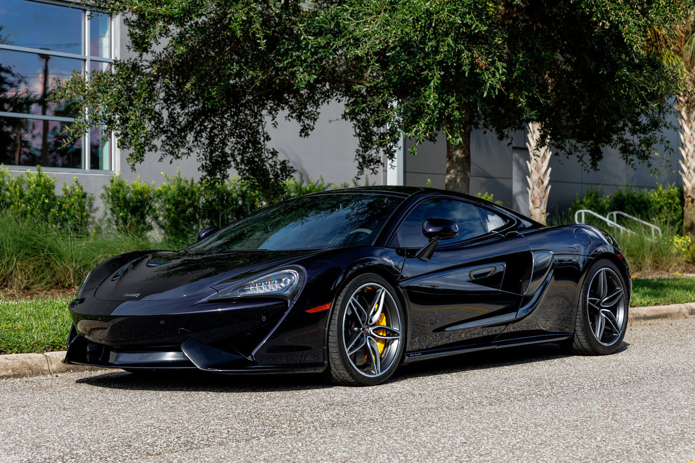 Used 2018 McLaren 570S RWD image 11