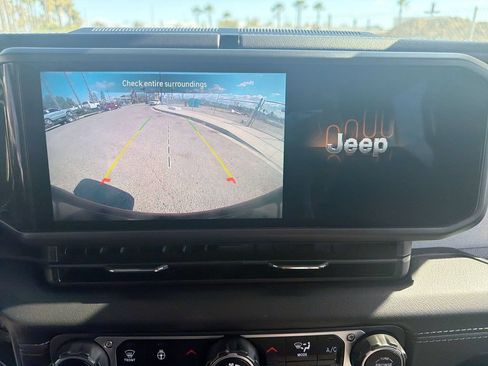 Used 2025 Jeep Wrangler Unlimited Sahara AWD/4WD image 22