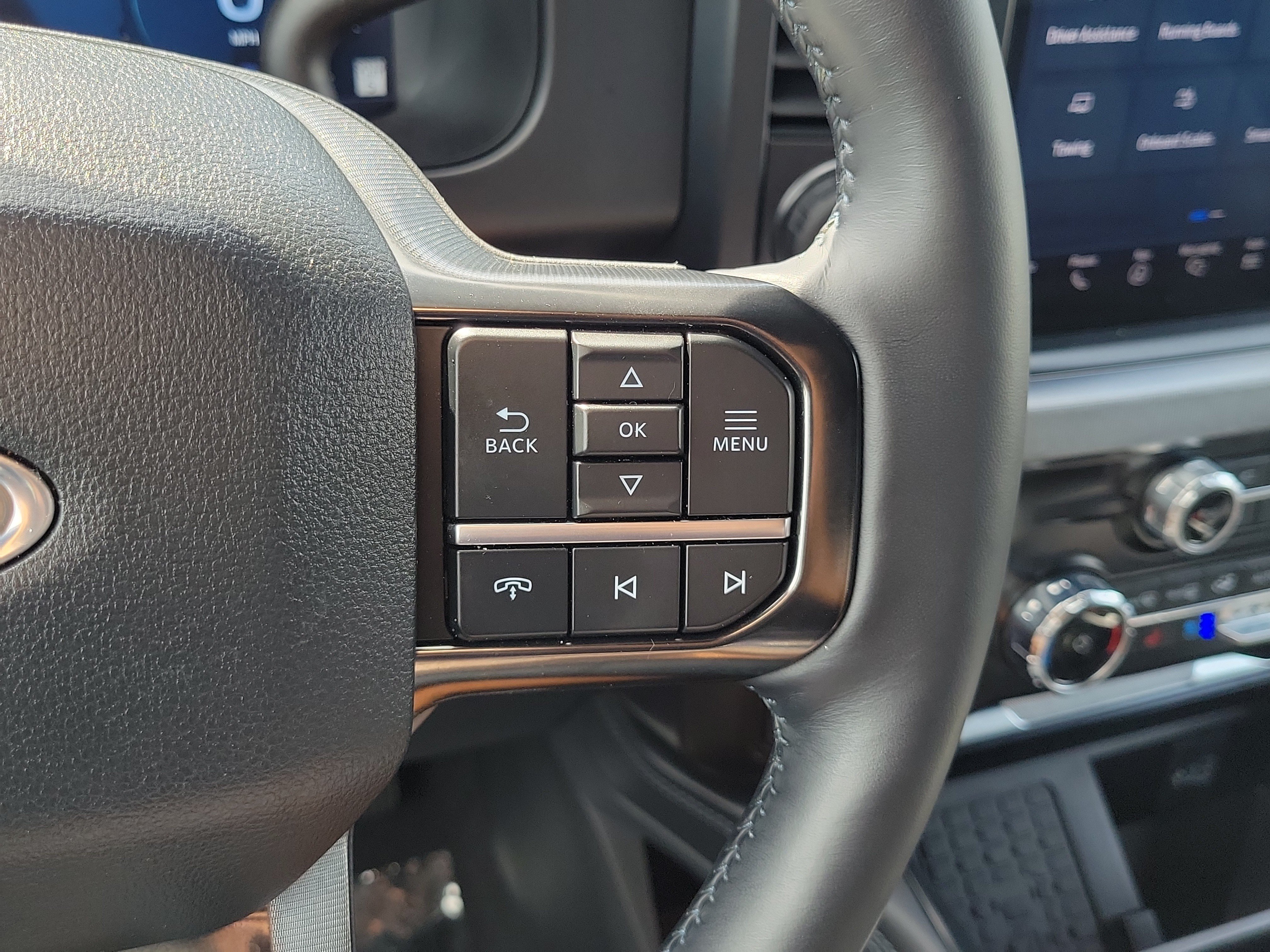 Used 2025 Ford F350 Platinum w/ FX4 Off-Road Package AWD/4WD image 23