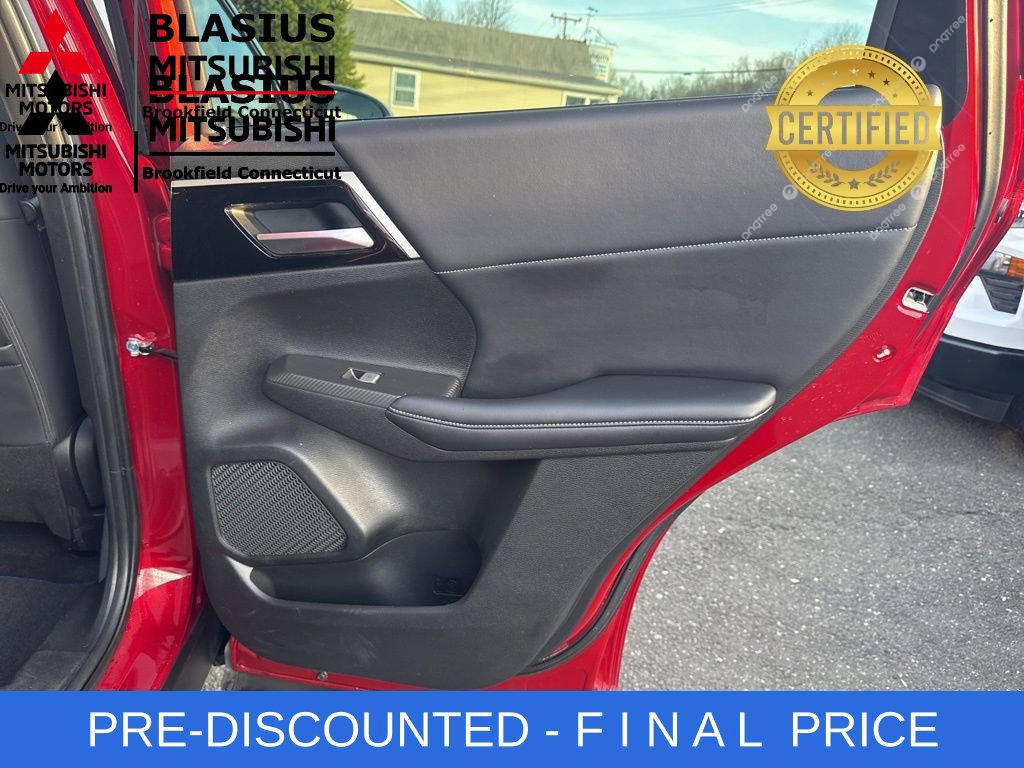 Used 2023 Mitsubishi Outlander 4WD Plug-In Hybrid image 36