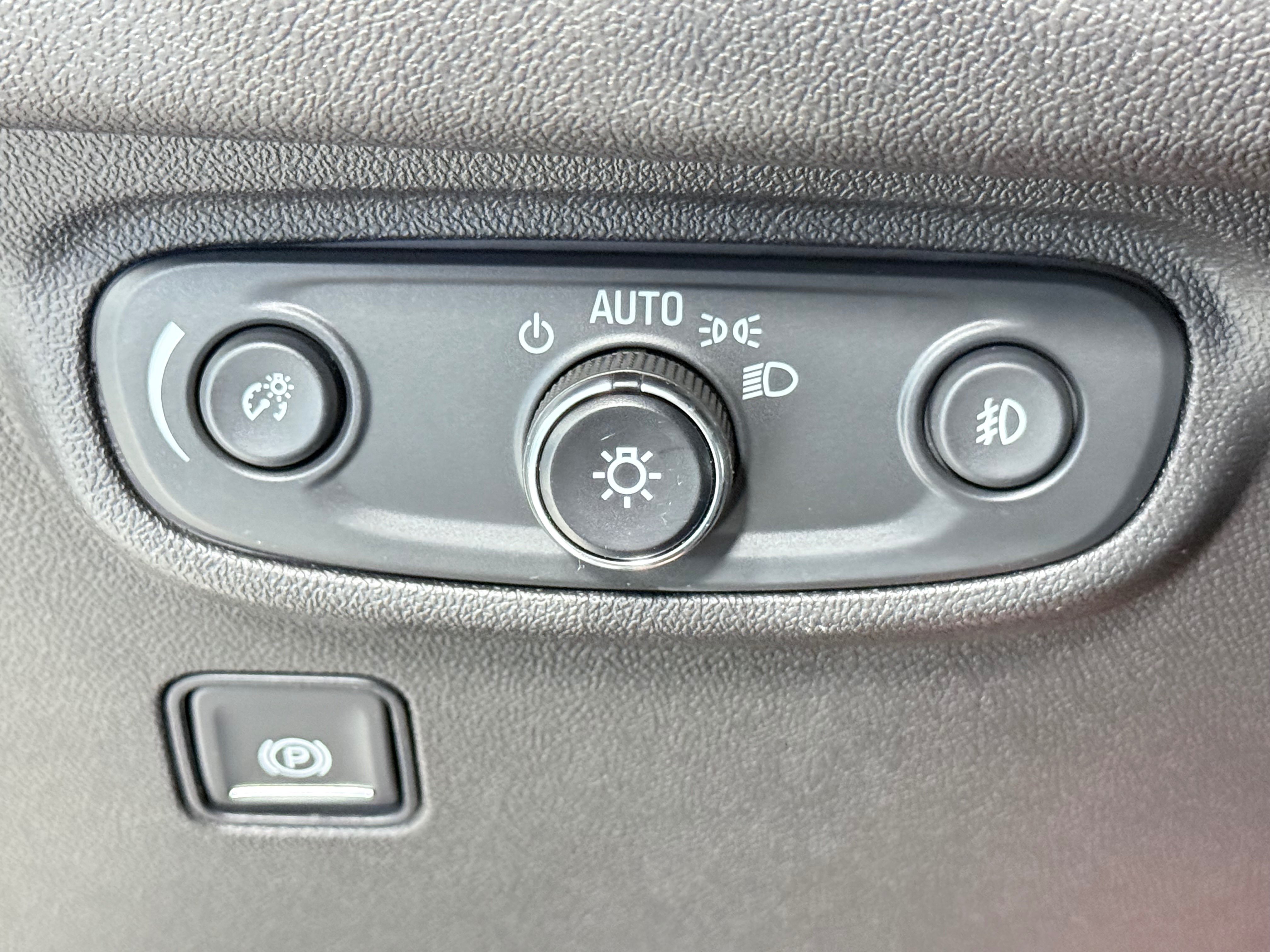 Used 2020 GMC Terrain SLT w/ Preferred Package FWD image 21