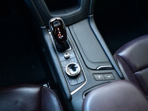 Used 2020 Cadillac XT6 Premium Luxury image 36