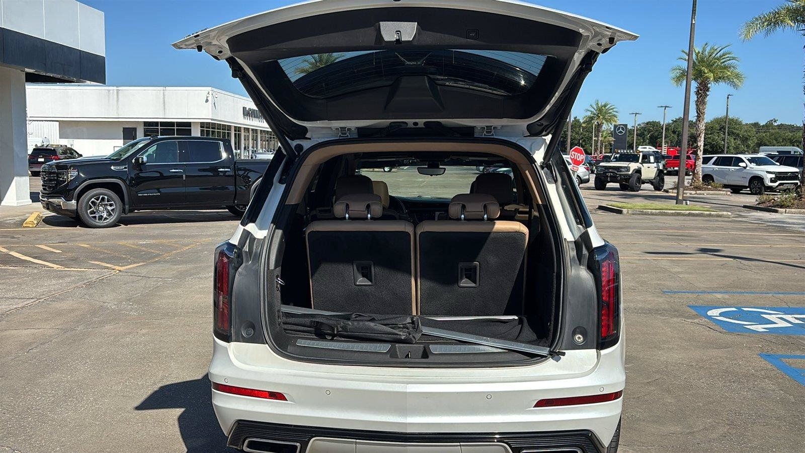 Certified 2020 Cadillac XT6 Sport w/ Platinum Package AWD/4WD image 19