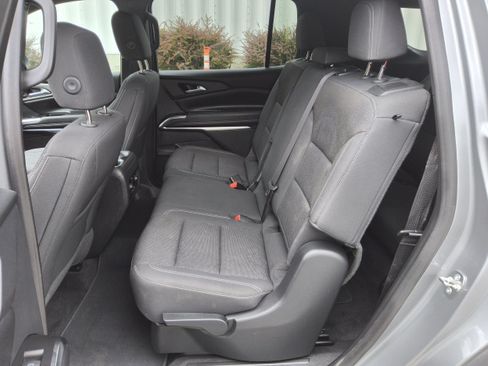 Used 2024 Chevrolet Traverse LS FWD image 12