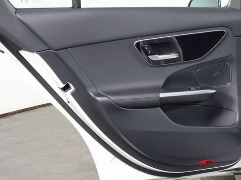 Used 2025 Mercedes-Benz C 300 Sedan image 13