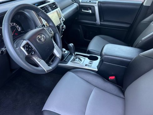 Used 2022 Toyota 4Runner SR5 Premium w/ Moonroof Package AWD/4WD image 10