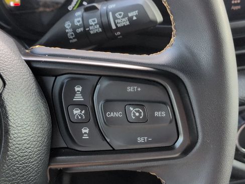 Used 2024 Jeep Wrangler Unlimited AWD/4WD image 24