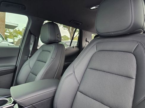 New 2026 Chevrolet Equinox LT w/ Convenience Package II image 9