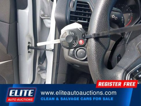 Used 2017 Ford Escape SE image 21
