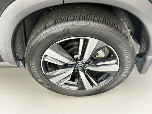 Used 2023 Nissan Rogue SL w/ SL Premium Package FWD image 11
