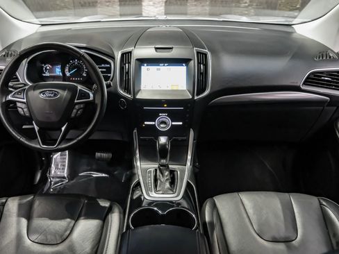 Used 2018 Ford Edge Titanium w/ Technology Package image 16