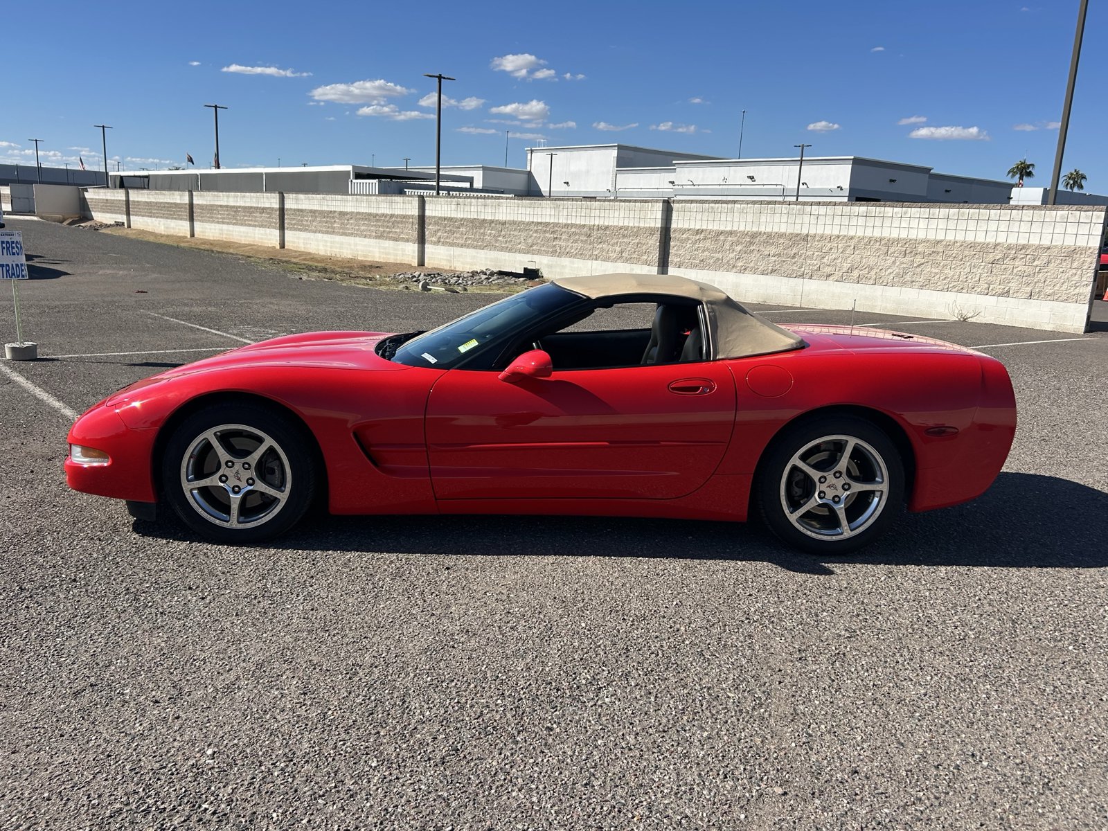 Used 2004 Chevrolet Corvette Convertible w/ Preferred Equipment Group RWD image 2