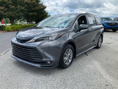 Used 2025 Toyota Sienna XLE