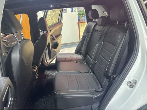 Used 2022 Volkswagen Tiguan SEL R-Line AWD/4WD image 30