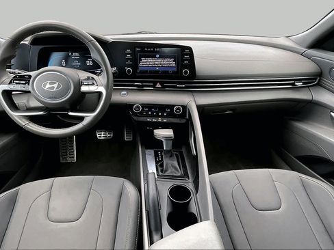 Used 2025 Hyundai Elantra Sport FWD image 14