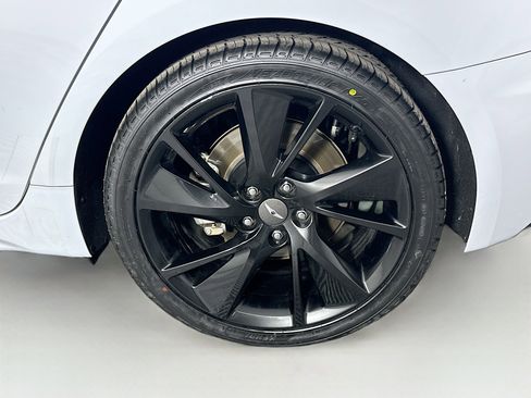 Used 2023 Genesis G70 2.0T w/ Sport Prestige Package image 11