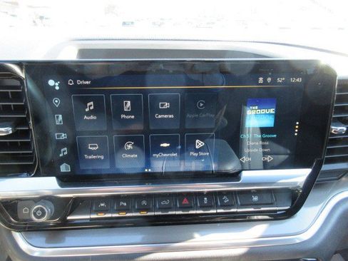 Used 2022 Chevrolet Silverado 1500 High Country w/ Technology Package image 19