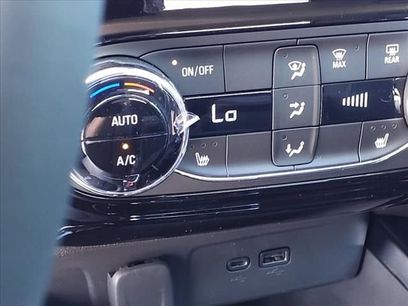 New 2025 Chevrolet Trax LT w/ LT Convenience Package