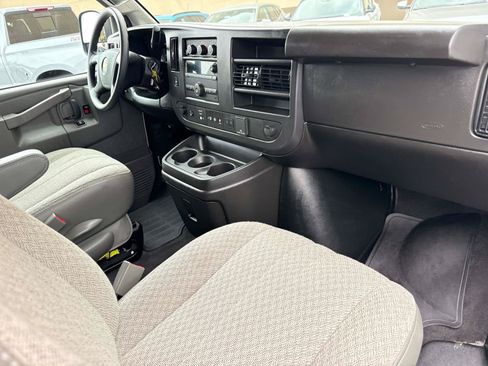 Used 2025 Chevrolet Express 3500 LT w/ LT Preferred Equipment Group RWD image 29