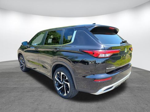 Used 2024 Mitsubishi Outlander SE AWD/4WD image 29
