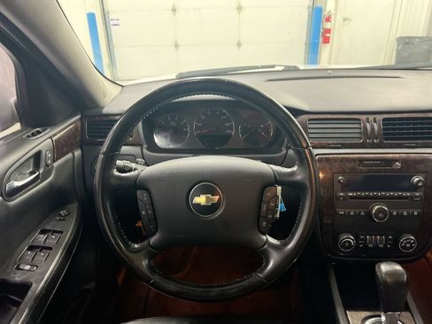 Used 2012 Chevrolet Impala LTZ FWD image 11