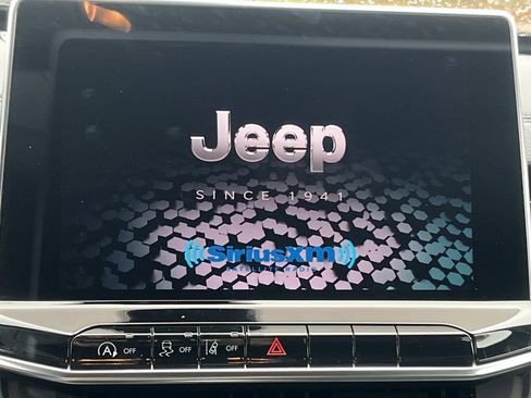 New 2026 Jeep Compass Latitude image 13