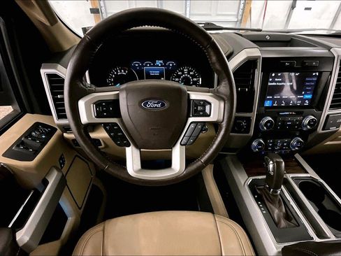 Used 2019 Ford F150 Lariat w/ Equipment Group 502A Luxury image 5