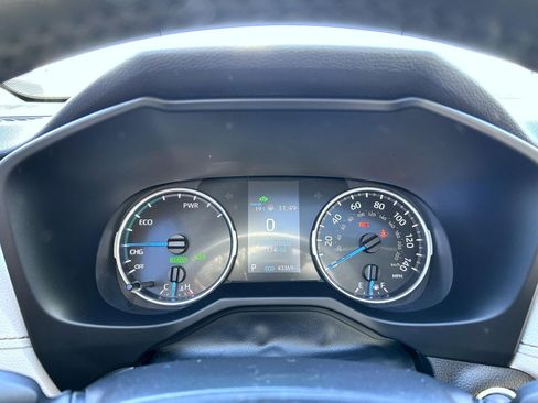 Used 2020 Toyota RAV4 XLE image 14