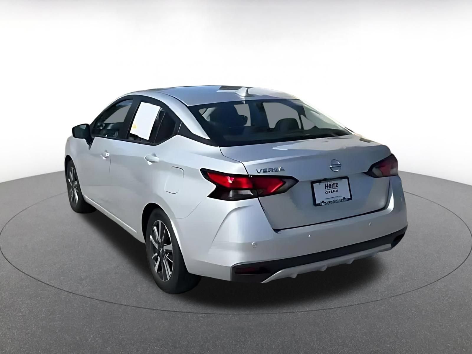 Used 2025 Nissan Versa SV FWD image 10