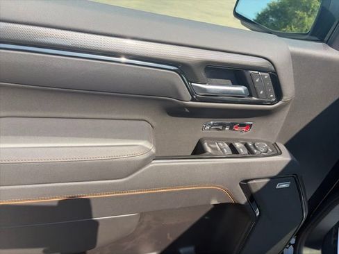 New 2026 GMC Sierra 1500 AT4 w/ AT4 Premium Package AWD/4WD image 17