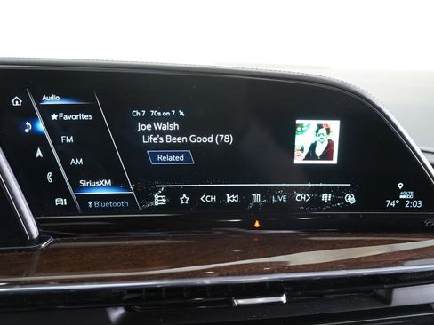 Used 2021 Cadillac Escalade Sport Platinum w/ LPO, ONYX Package image 18