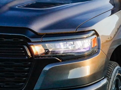 New 2026 RAM 1500 Express AWD/4WD image 4