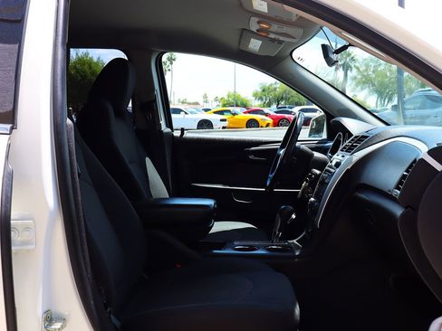 Used 2012 Chevrolet Traverse LT FWD image 31