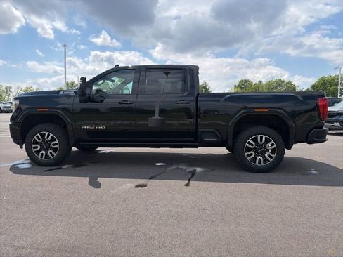 Used 2022 GMC Sierra 2500 AT4 w/ AT4 Premium Plus Package AWD/4WD image 18