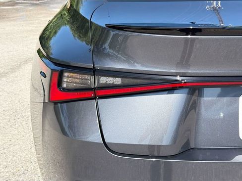 Used 2025 Lexus IS 350 F Sport RWD image 10