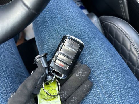 Used 2017 Kia Cadenza Limited image 29