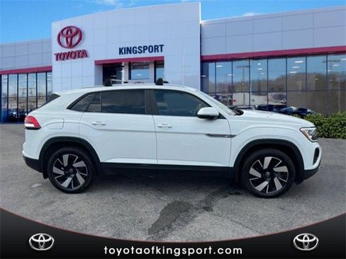 Used 2024 Volkswagen Atlas Cross Sport SE image 6