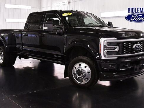 Used 2025 Ford F450 Platinum w/ FX4 Off-Road Package AWD/4WD image 1