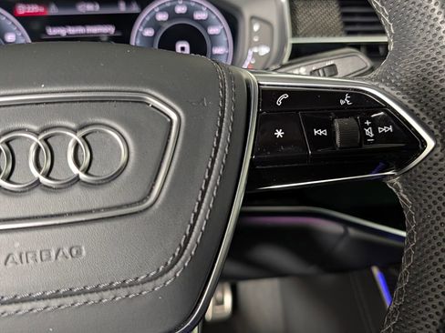 Used 2023 Audi S8 image 36