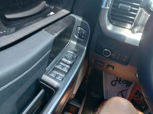 Certified 2025 Ford F250 Lariat w/ Black Appearance Package AWD/4WD image 20